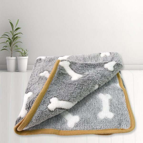 Pet Soft Cat Dog Blanket / Towel, Warm Sleep Mat (75×55 Cm / 1 Pc / Mix Color & Design) - Image 6