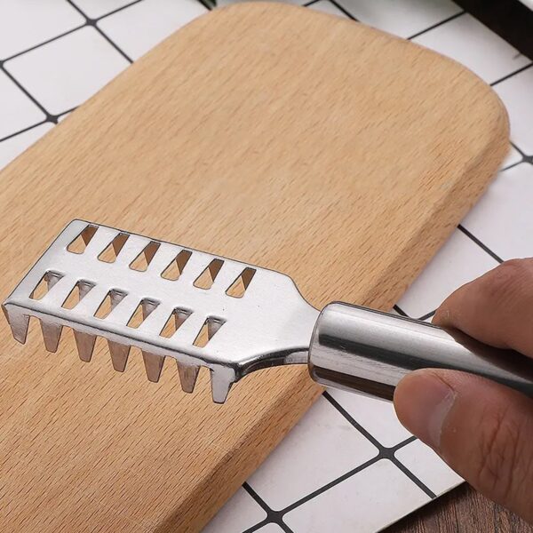 Fish Scale Remover Scraper Stainless Steel Fish Cutting Tools Sawtooth Easily Remove Fish Scales-Cleaning Brush Scraper Kitchen Tool- - Image 4