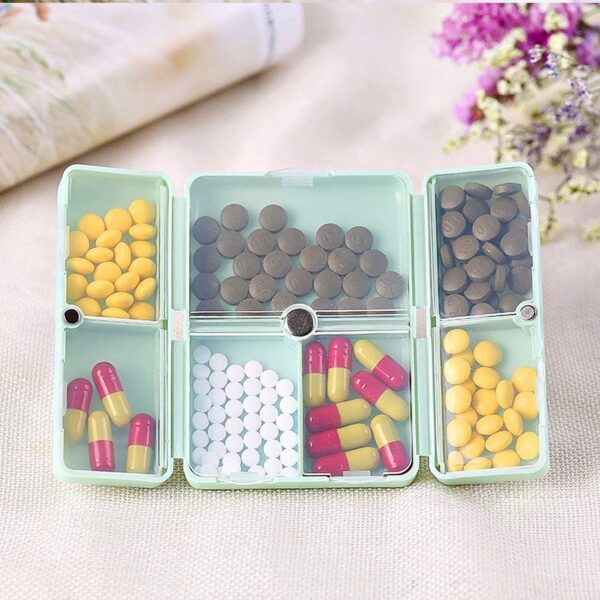 Magnetic Pill Organizer, 7 Compartments Portable Pill Case (1 Pc) - Image 4