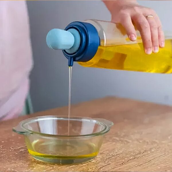 2 in 1 Transparent oilar dispenser with Silicone Oil Dropper Nozzle (1 Pc / With Brush / 1 Ltr.) - Image 4