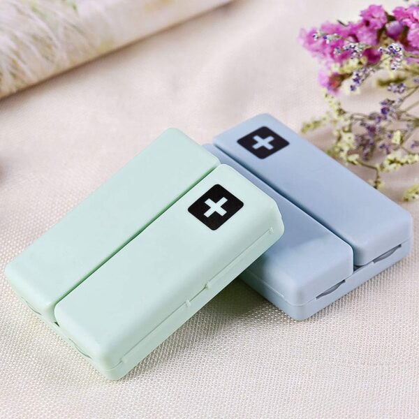 Magnetic Pill Organizer, 7 Compartments Portable Pill Case (1 Pc) - Image 6