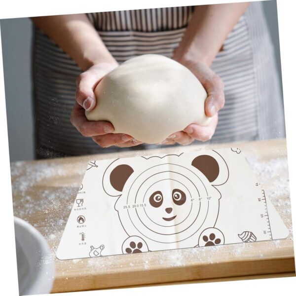3 In 1 Silicone Baking Mat With Wooden Belan & Cake Scraper (3 Pcs Set / 50×70 CM) - Image 6