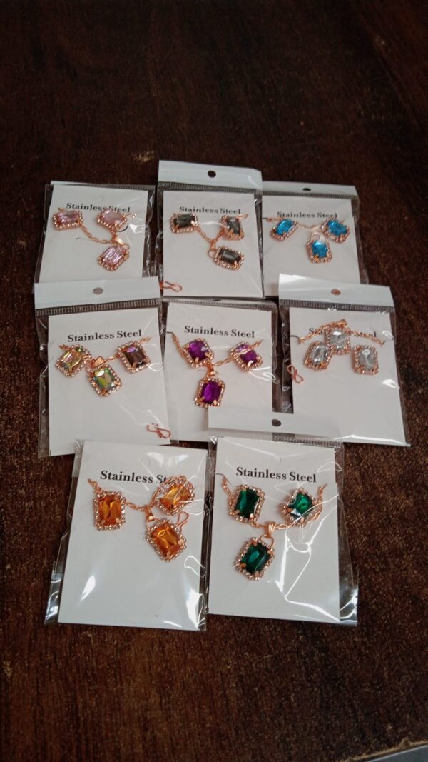 Stone Pendant Necklace Chain Set with Earrings (1 Set / Mix Color & Design) - Image 7