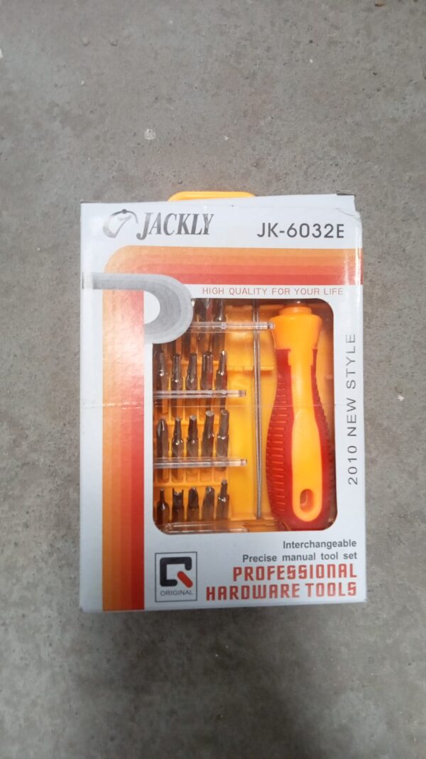 Screwdriver Set 32 in 1 with Magnetic Holder - Image 6