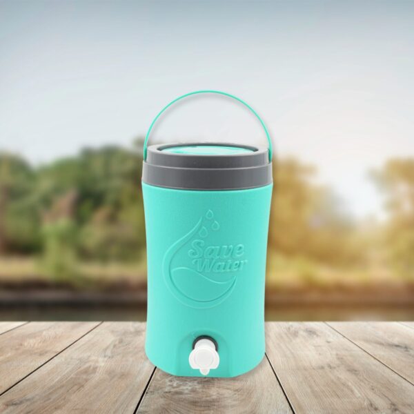 Multicolored 5L Water Rover Jug: Insulated Plastic Jug with Sturdy Handle - Image 3