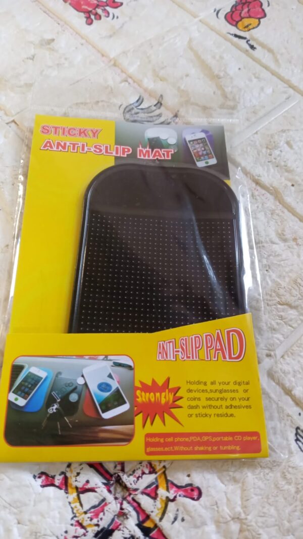 Car Non-Slip Mat Car Holder, Non-Slip Mat Anti-Slip Car Gel Pads  Adhesive Mat Non-Slip Mat Car Dashboard for Other Equipment such as Mobile Phones Keys Glasses (1 Pc) - Image 7