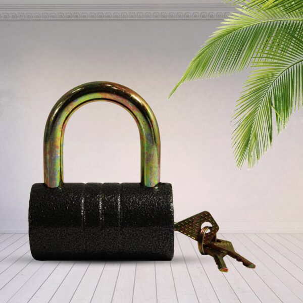 Iron Pad lock, Brass Core and Thickened Spray Black Iron Door Lock With 5 pc Keys for Home Dormitory, Waterproof Antirust Anti-theft Padlocks Outdoor Gate Shed Locks Warehouse Big Iron Door Drawer Lock (82 mm ) - Image 4